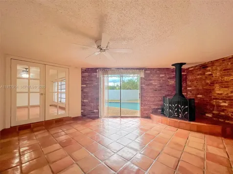 192 SW 62nd Terrace Plantation FL 33317