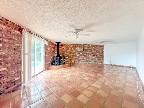 192 SW 62nd Terrace Plantation FL 33317