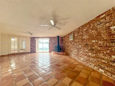 192 SW 62nd Terrace Plantation FL 33317