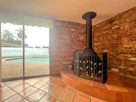 192 SW 62nd Terrace Plantation FL 33317