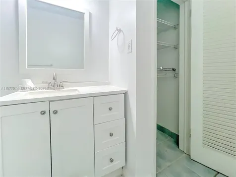 192 SW 62nd Terrace Plantation FL 33317