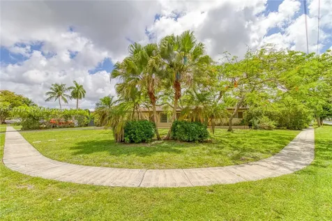 192 SW 62nd Terrace Plantation FL 33317