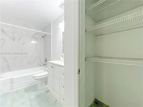 192 SW 62nd Terrace Plantation FL 33317