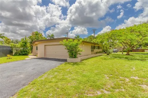 192 SW 62nd Terrace Plantation FL 33317