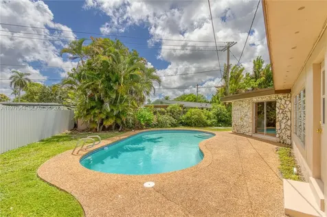 192 SW 62nd Terrace Plantation FL 33317