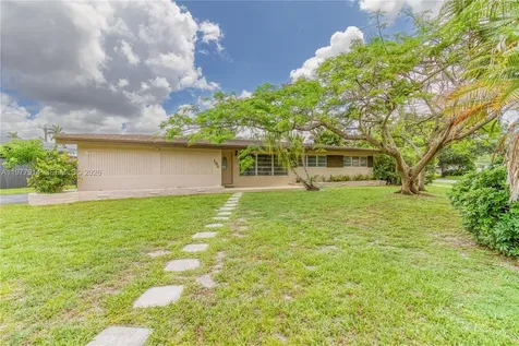 192 SW 62nd Terrace Plantation FL 33317
