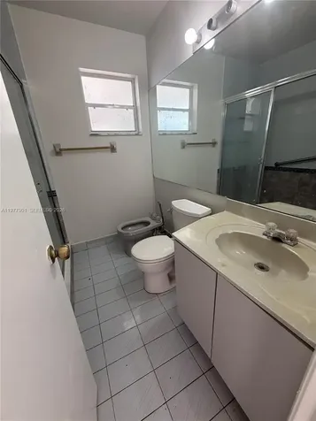 2566 W 73rd Place Hialeah FL 33016