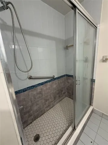 2566 W 73rd Place Hialeah FL 33016