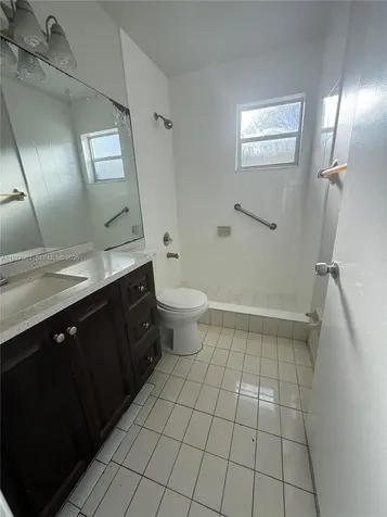 2566 W 73rd Place Hialeah FL 33016