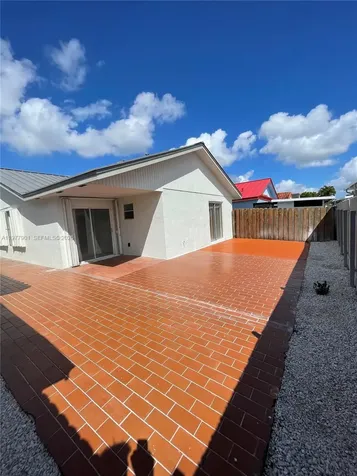 2566 W 73rd Place Hialeah FL 33016