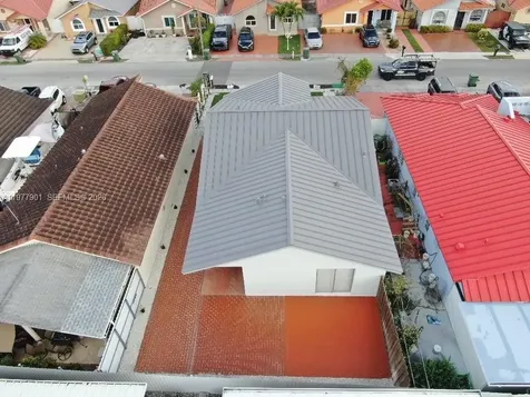 2566 W 73rd Place Hialeah FL 33016