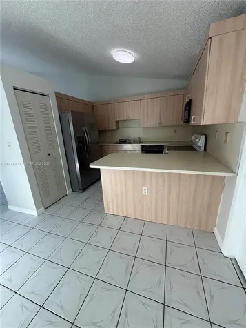 2566 W 73rd Place Hialeah FL 33016