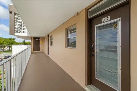 2901 NW 46th Avenue Lauderdale Lakes FL 33313