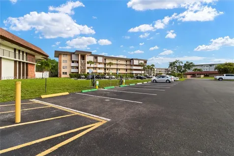 2901 NW 46th Avenue Lauderdale Lakes FL 33313