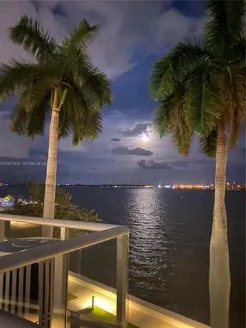 1541 Brickell Avenue Miami FL 33129