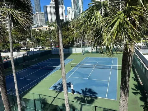 1541 Brickell Avenue Miami FL 33129