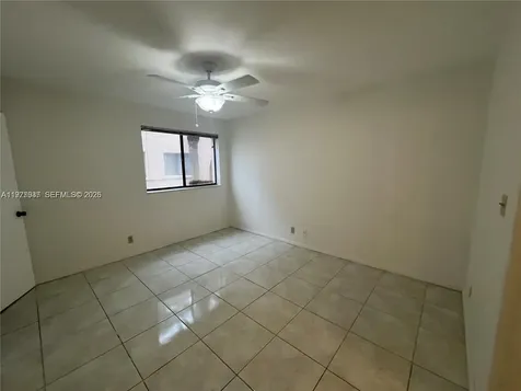 2926 S University Drive Davie FL 33328
