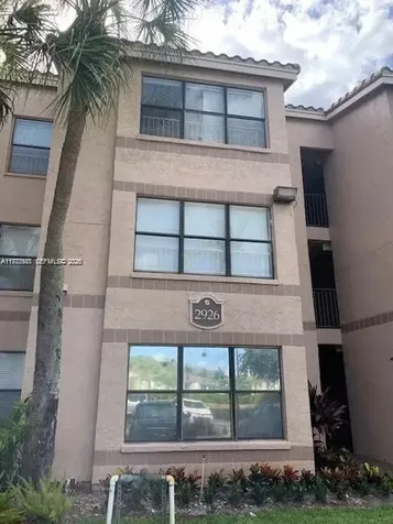 2926 S University Drive Davie FL 33328