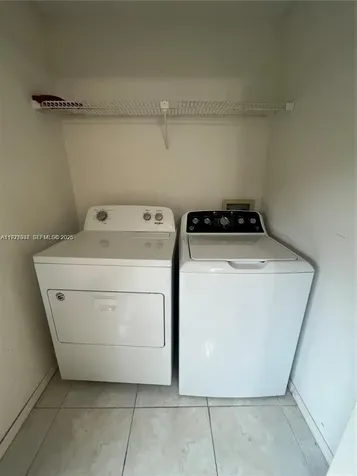 2926 S University Drive Davie FL 33328