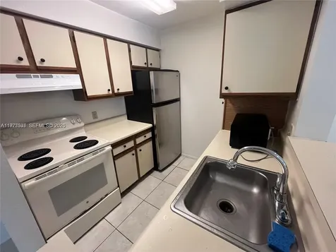 2926 S University Drive Davie FL 33328