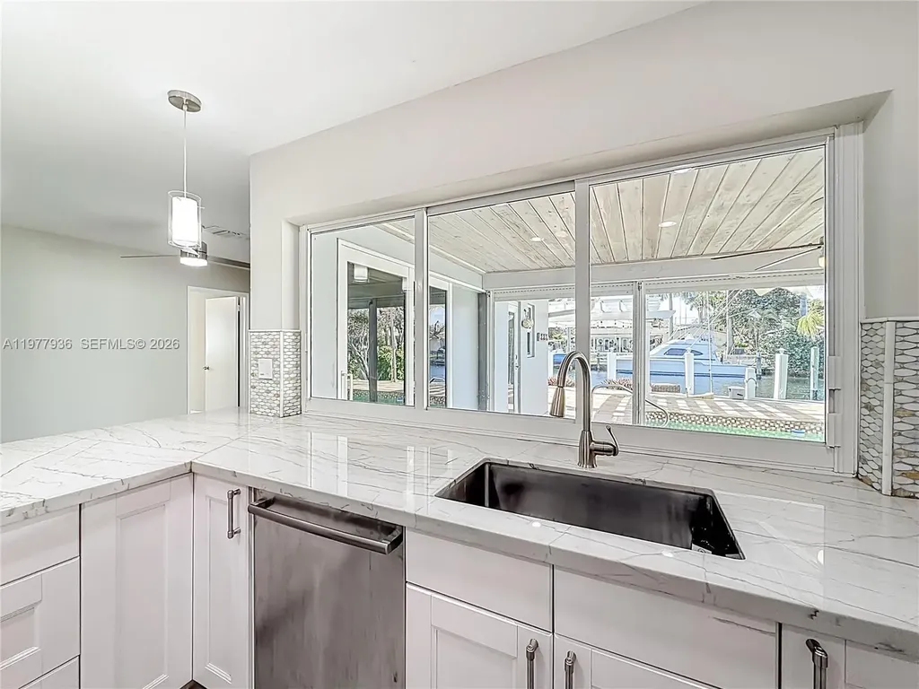 2770 NE 8th Court Pompano Beach FL 33062