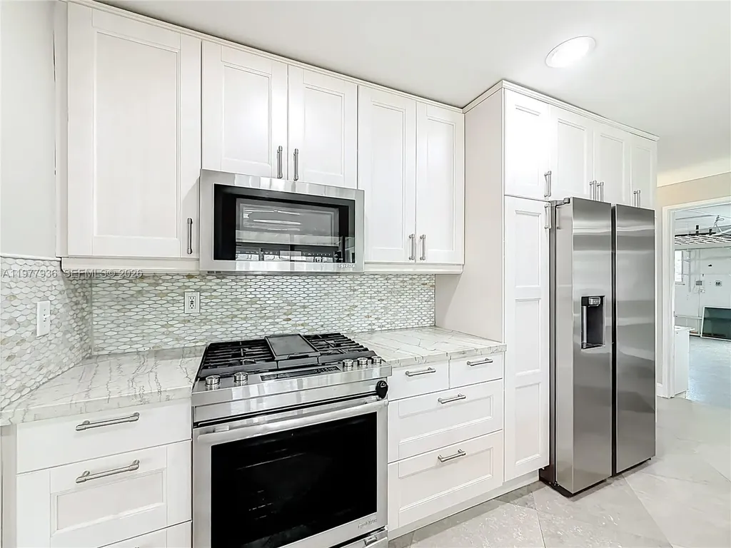 2770 NE 8th Court Pompano Beach FL 33062