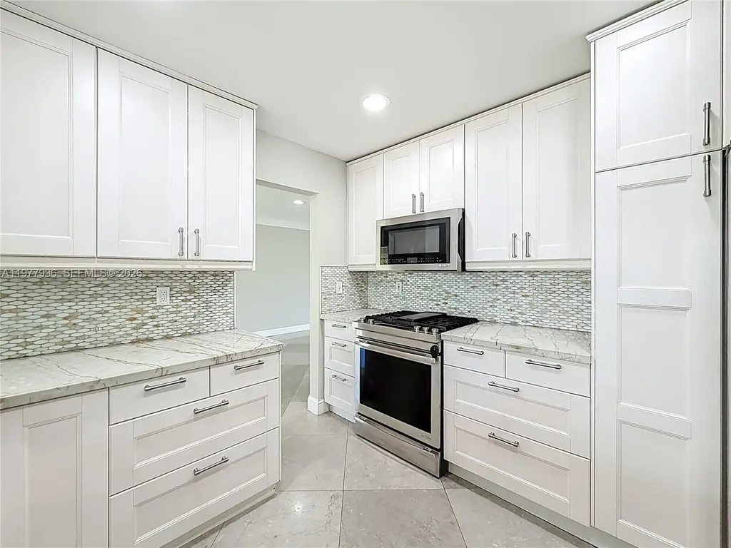 2770 NE 8th Court Pompano Beach FL 33062