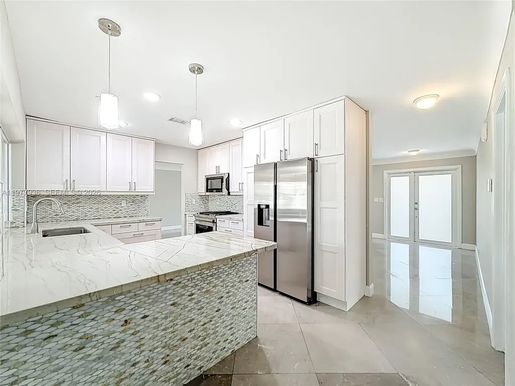 2770 NE 8th Court Pompano Beach FL 33062