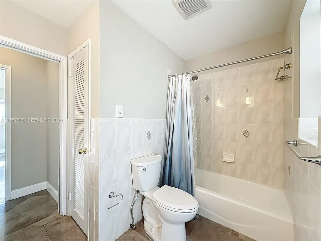 2770 NE 8th Court Pompano Beach FL 33062