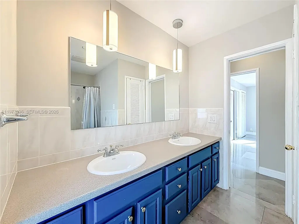2770 NE 8th Court Pompano Beach FL 33062