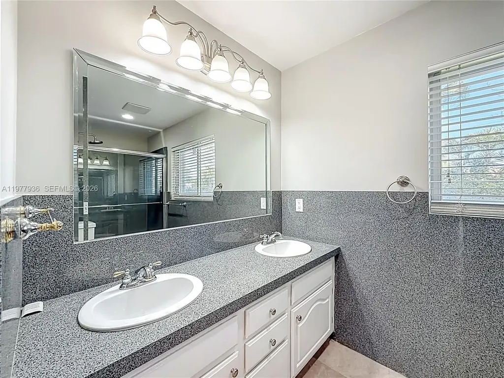 2770 NE 8th Court Pompano Beach FL 33062