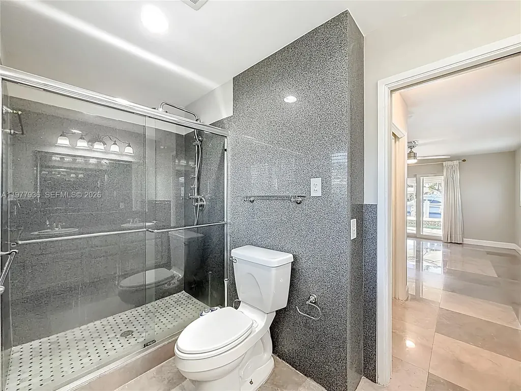 2770 NE 8th Court Pompano Beach FL 33062