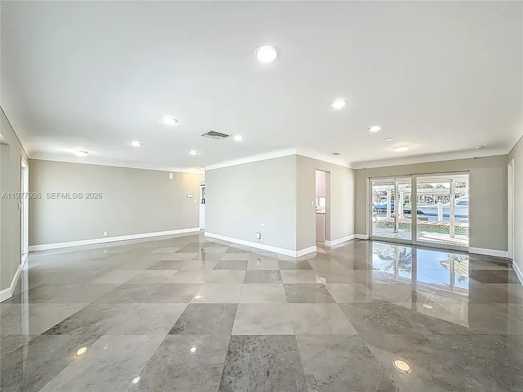 2770 NE 8th Court Pompano Beach FL 33062