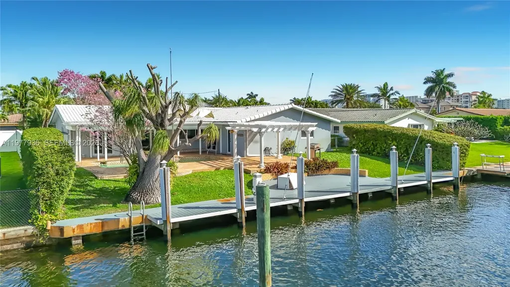 2770 NE 8th Court Pompano Beach FL 33062