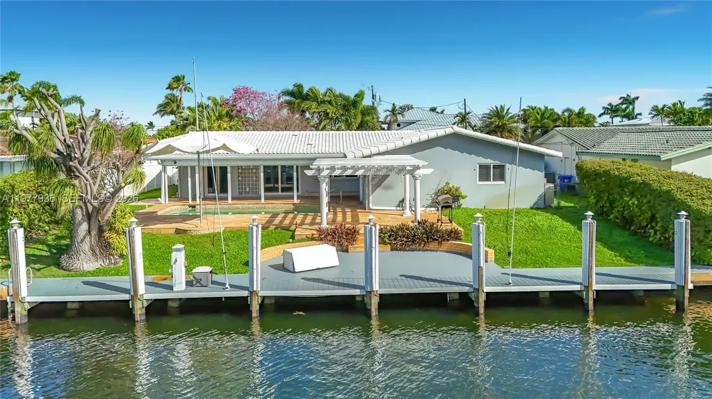 2770 NE 8th Court Pompano Beach FL 33062