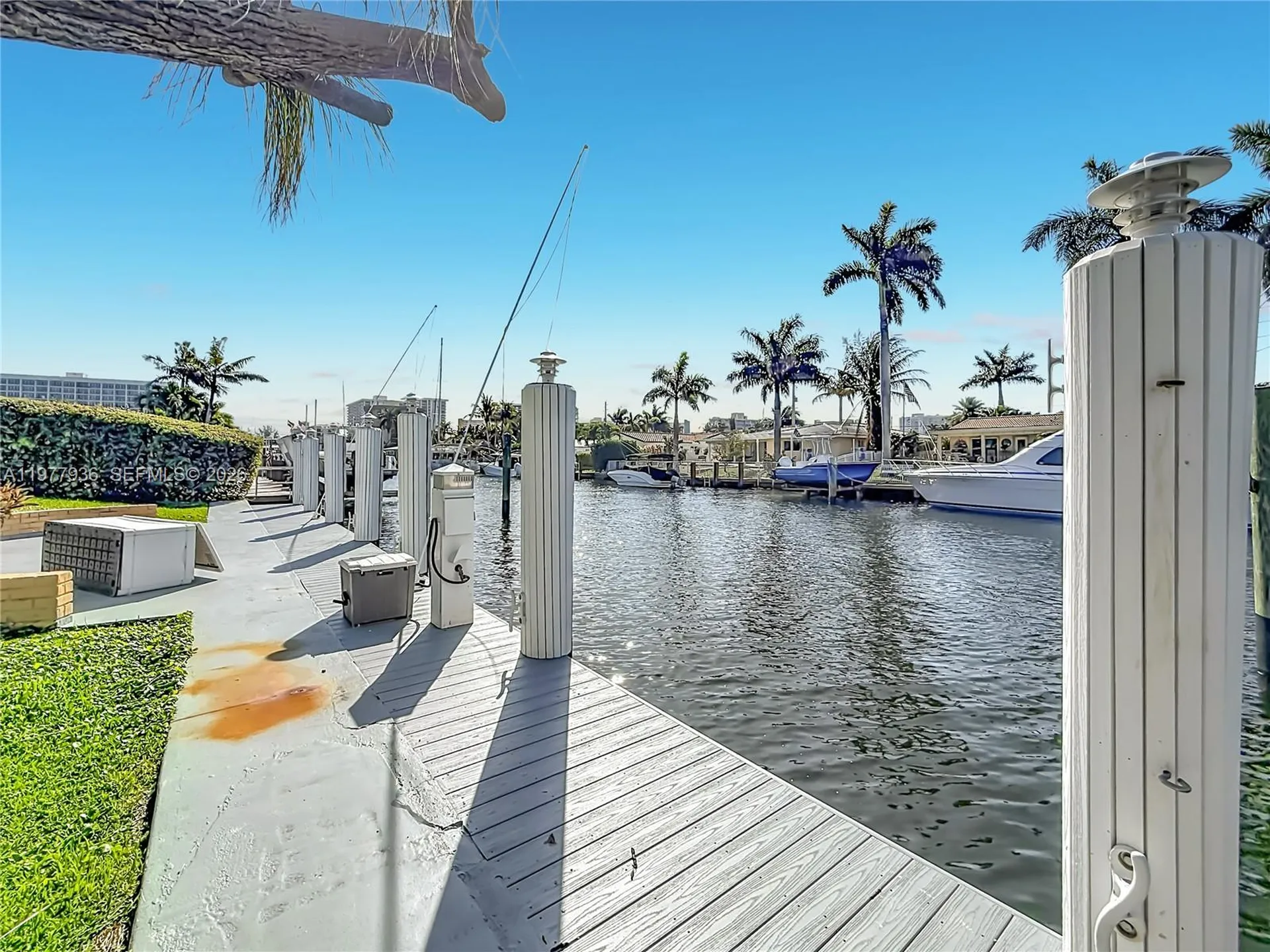 2770 NE 8th Court Pompano Beach FL 33062