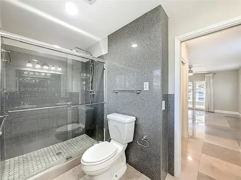 2770 NE 8th Court Pompano Beach FL 33062