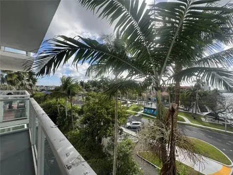 5099 NW 7th Street Miami FL 33126