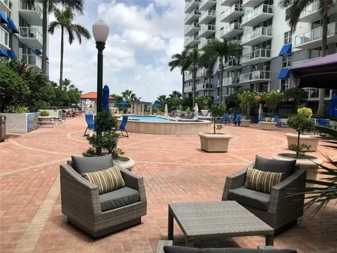 5099 NW 7th Street Miami FL 33126
