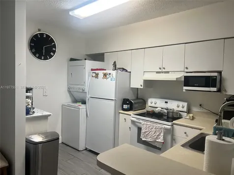 5099 NW 7th Street Miami FL 33126