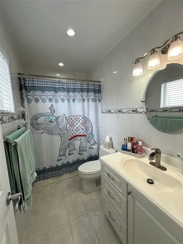 2385 W 69th Street Hialeah FL 33016
