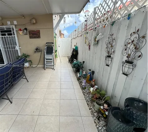 2385 W 69th Street Hialeah FL 33016