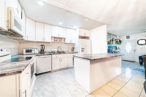 419 SW 80th Avenue Pompano Beach FL 33068