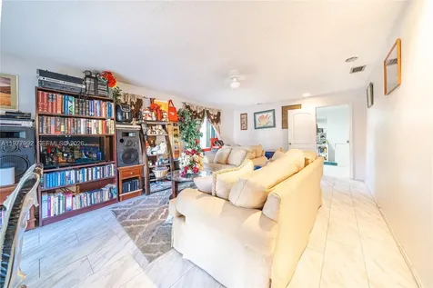 419 SW 80th Avenue Pompano Beach FL 33068