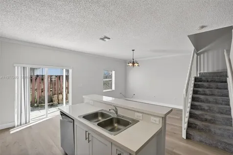 2209 SE 24th Place Homestead FL 33035