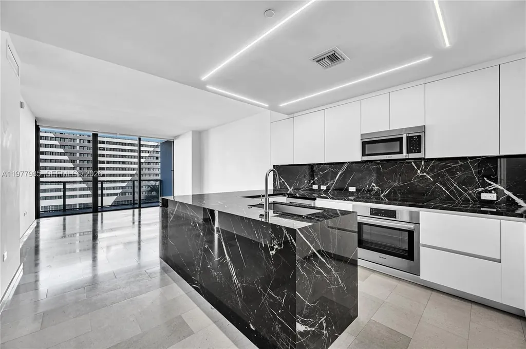 88 SW 7th Street Miami FL 33130