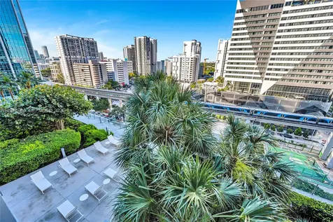 88 SW 7th Street Miami FL 33130