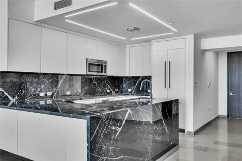 88 SW 7th Street Miami FL 33130