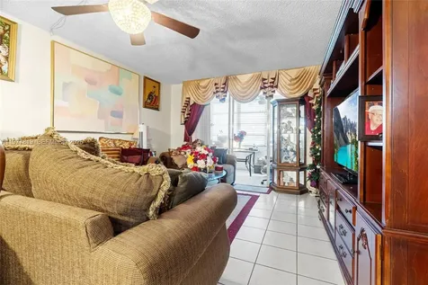 2998 NW 48th Terrace Lauderdale Lakes FL 33313