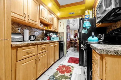 2998 NW 48th Terrace Lauderdale Lakes FL 33313